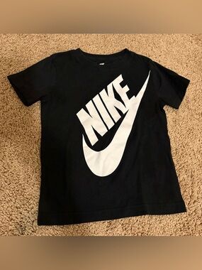 Nike Kids' Black Logo Tee size small 4/5